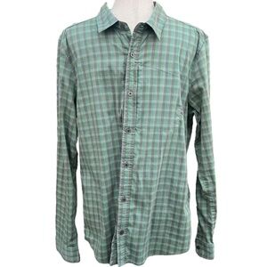 Toad & Co Panorama Green Plaid Long Sleeved Button Down Shirt. Size: Medium
